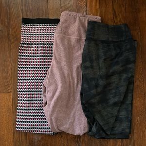 Lot of workout leggings size Large